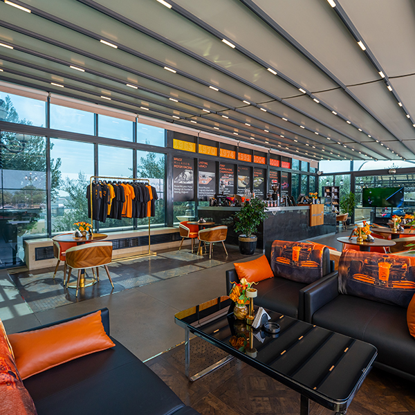 McLaren Café