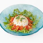 بوراتا كون إنسالاتينا دي بومودوري إي روكولا